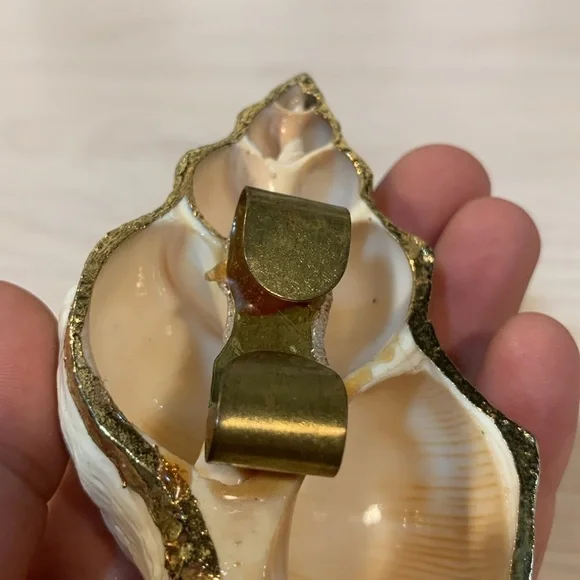 Vintage 1970s Real Shell Belt Buckle Ivory & Gold Nautical Coastal Beach Vibe - Picture 11 of 17